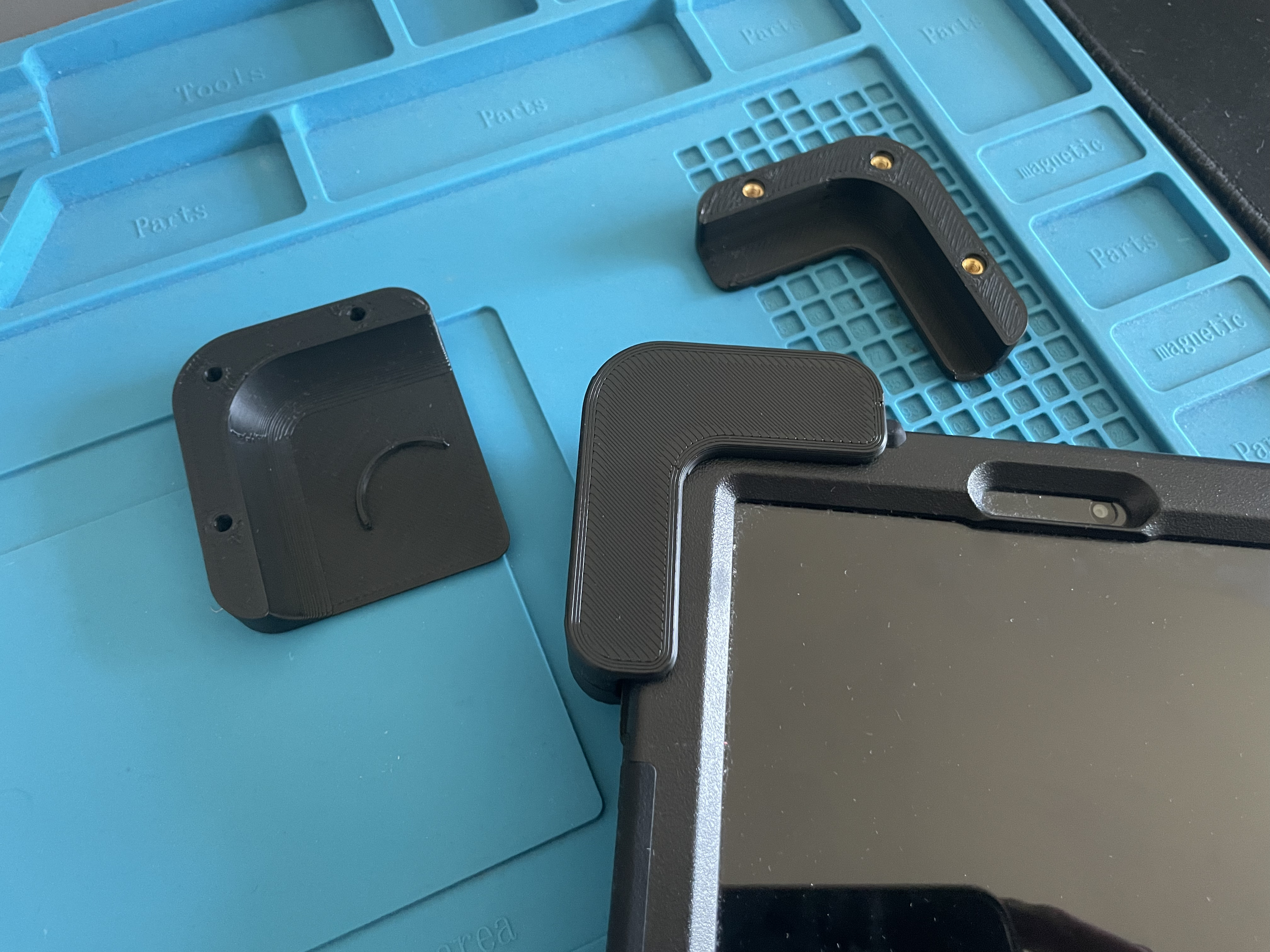 Frontside view of installed mount